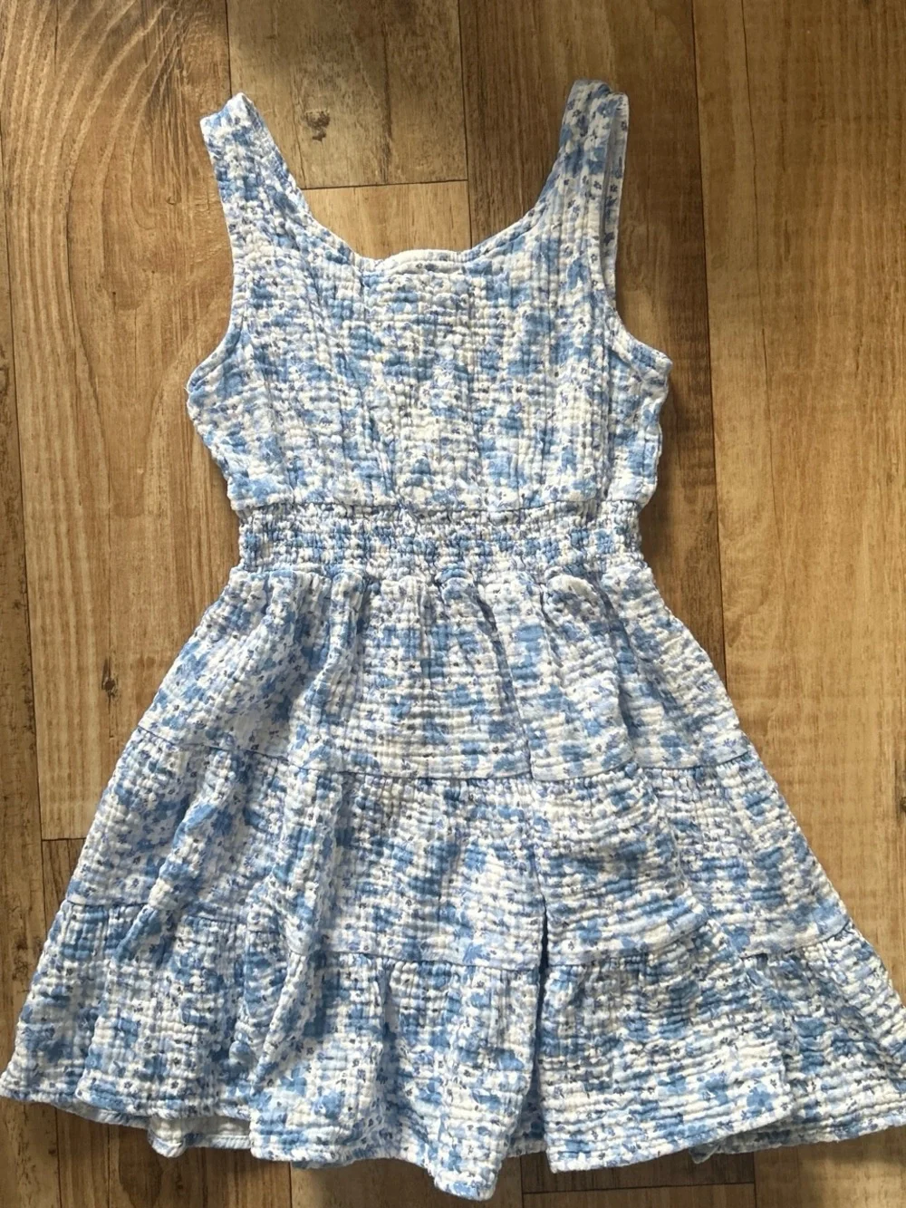 Bearpaw girls blue and white floral seersucker dress with ruffle hem size 5/6